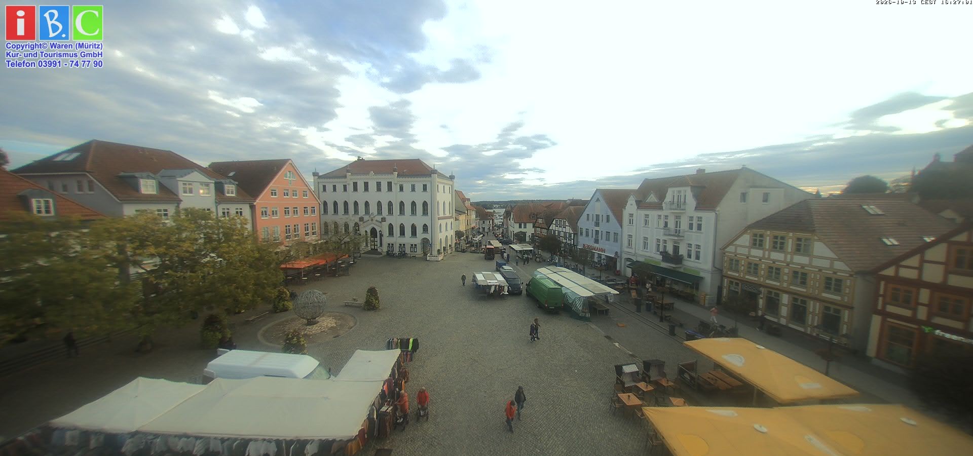 Archiv Foto Webcam Neuer Markt in Waren an der Müritz