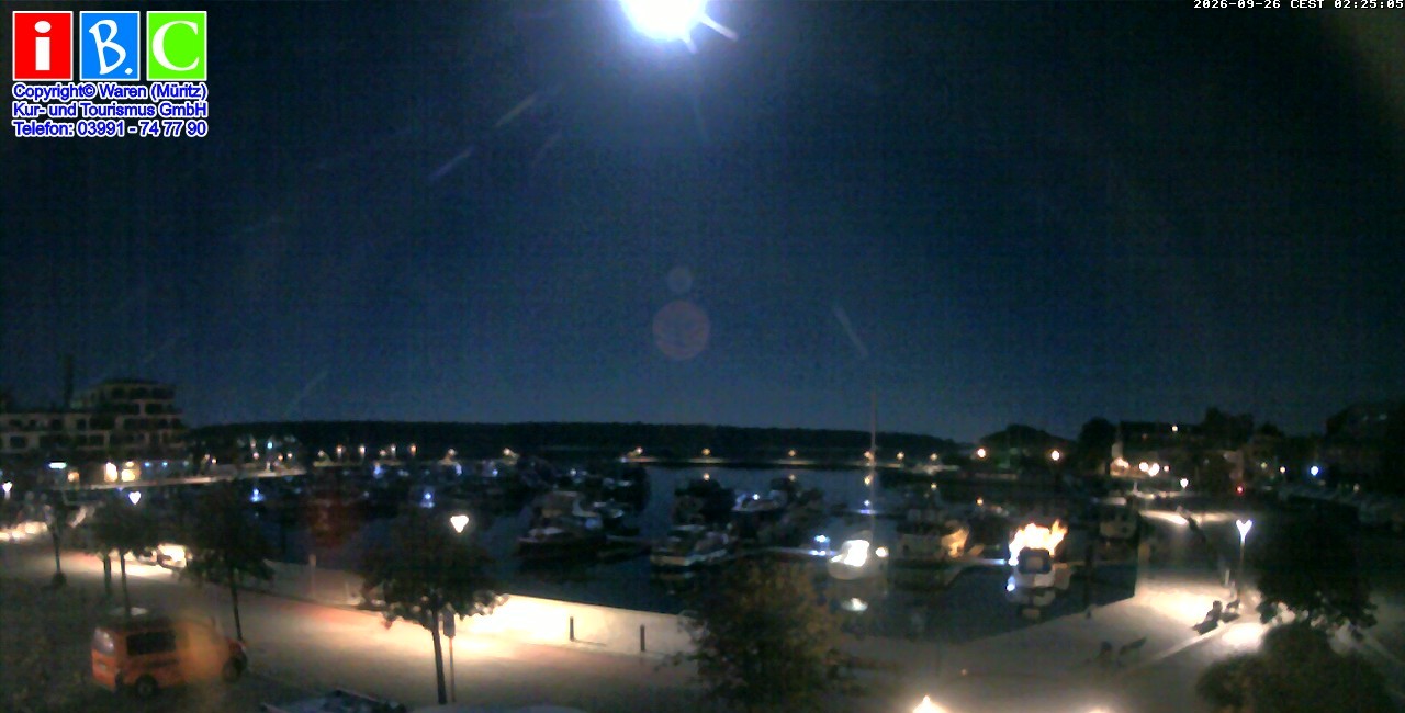 Archived image Webcam Harbour Waren (Müritz)