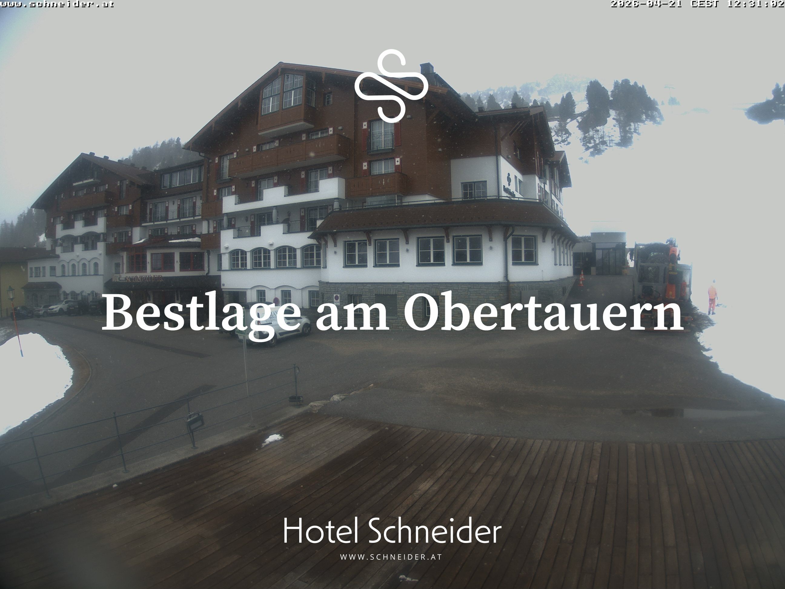 Archiv Foto Webcam Obertauern: Blick aufs Hotel Schneider
