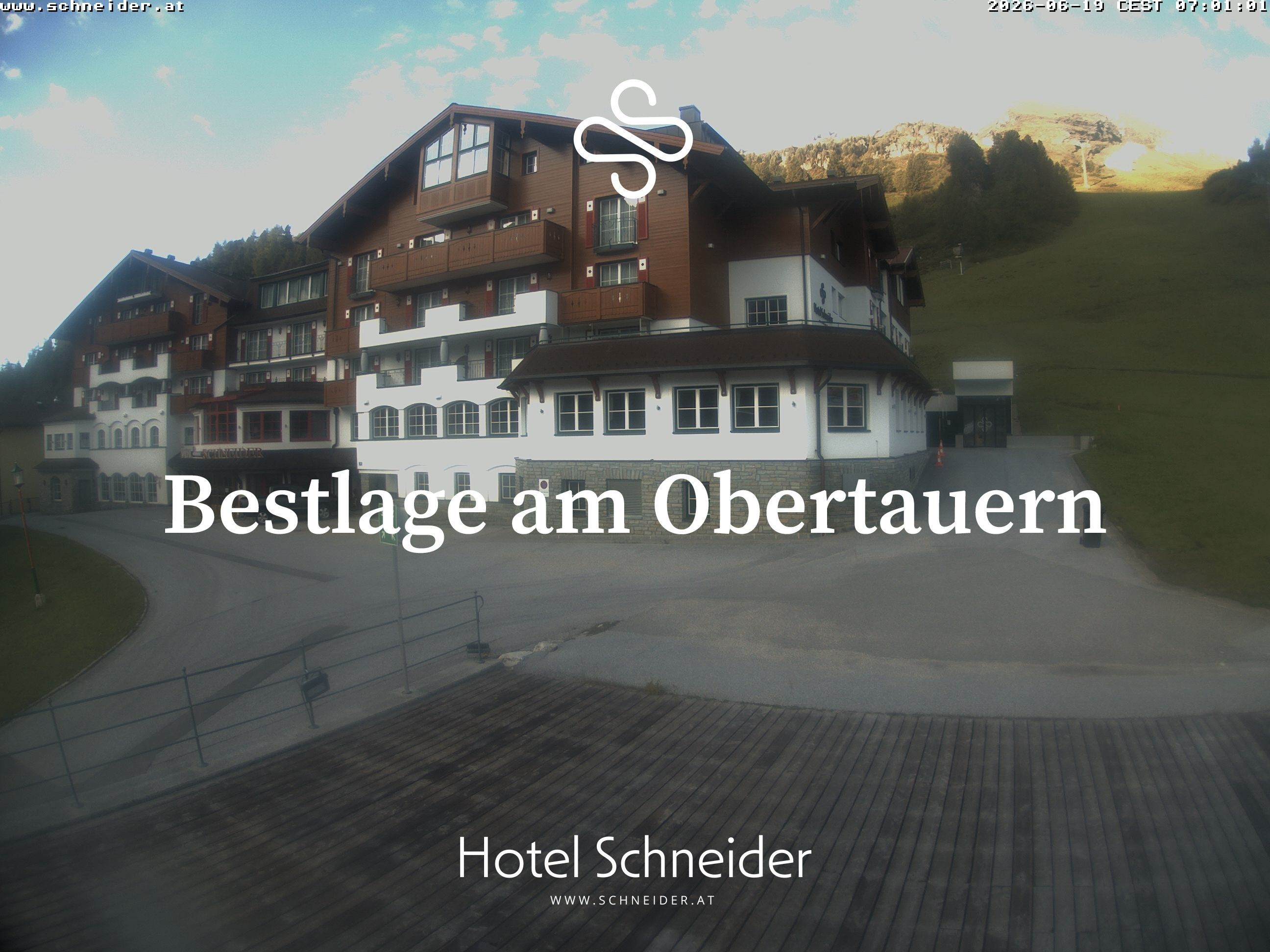 Archiv Foto Webcam Obertauern: Blick aufs Hotel Schneider