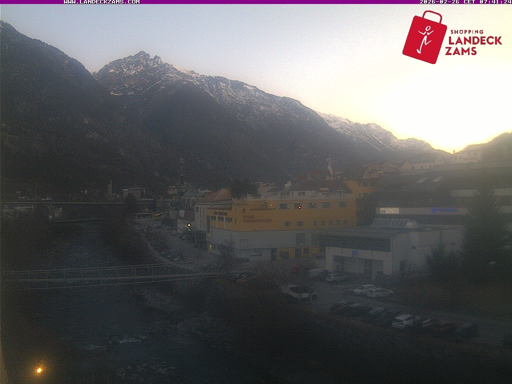 Archived image Webcam City of Landeck - River Inn