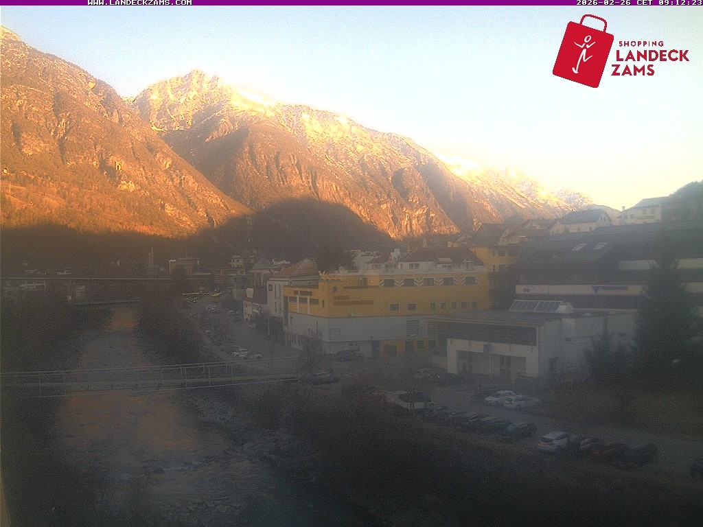 Archived image Webcam City of Landeck - River Inn