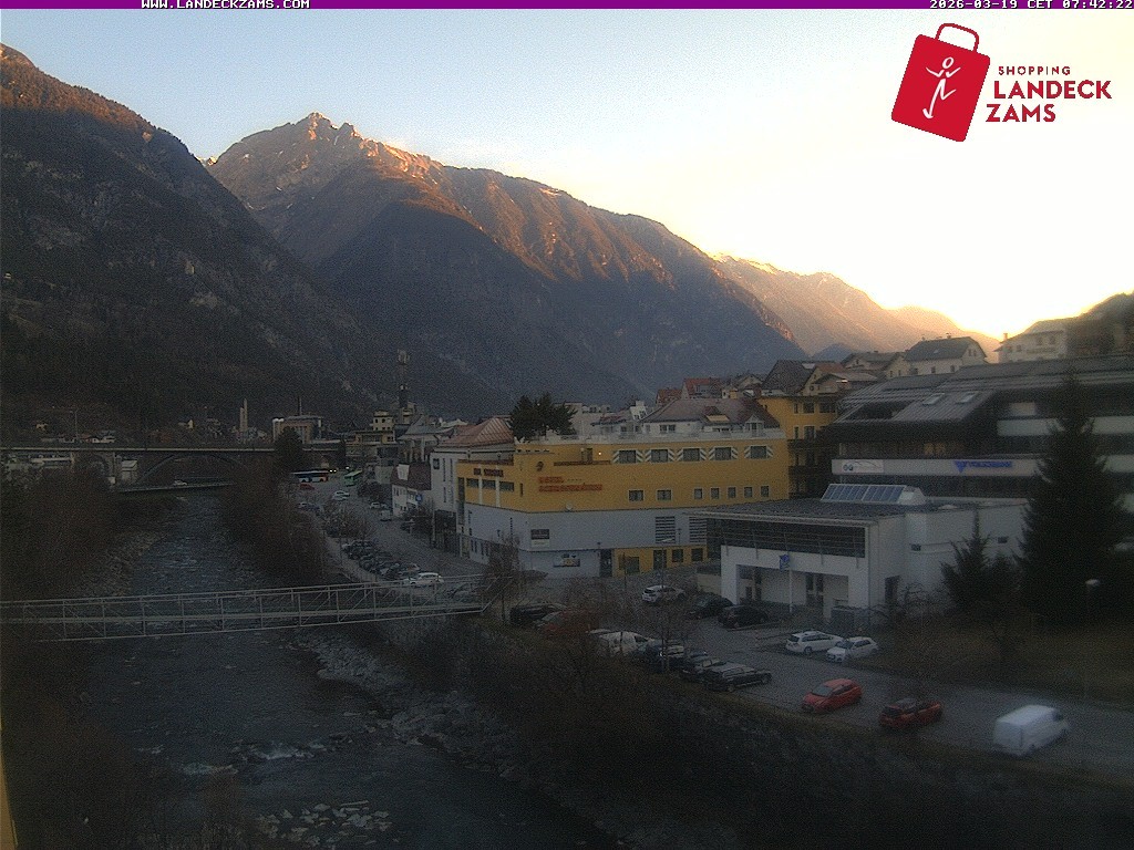 Archived image Webcam City of Landeck - River Inn