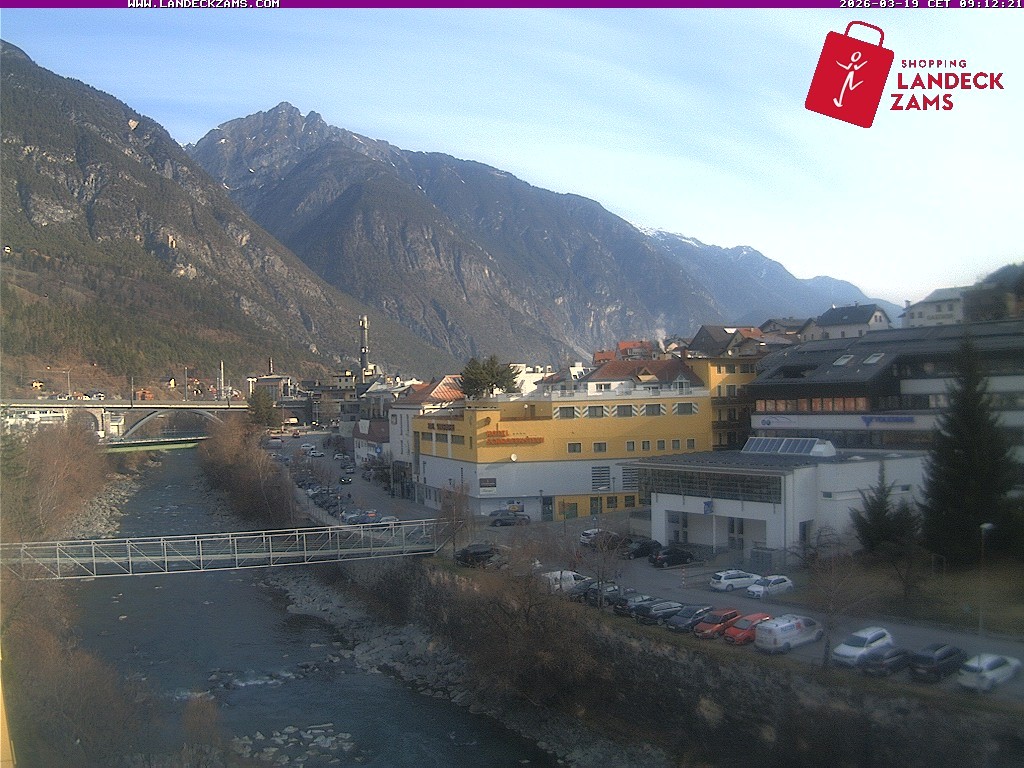 Archived image Webcam City of Landeck - River Inn