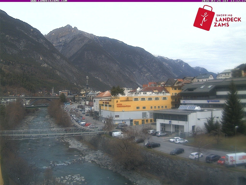 Archived image Webcam City of Landeck - River Inn