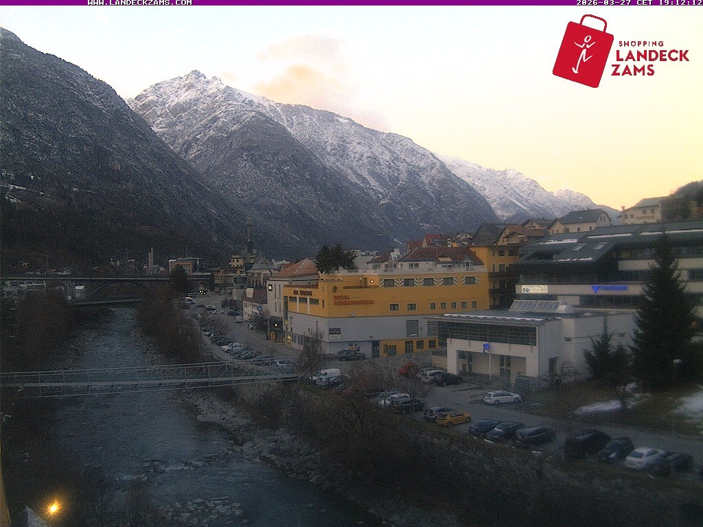 Archived image Webcam City of Landeck - River Inn