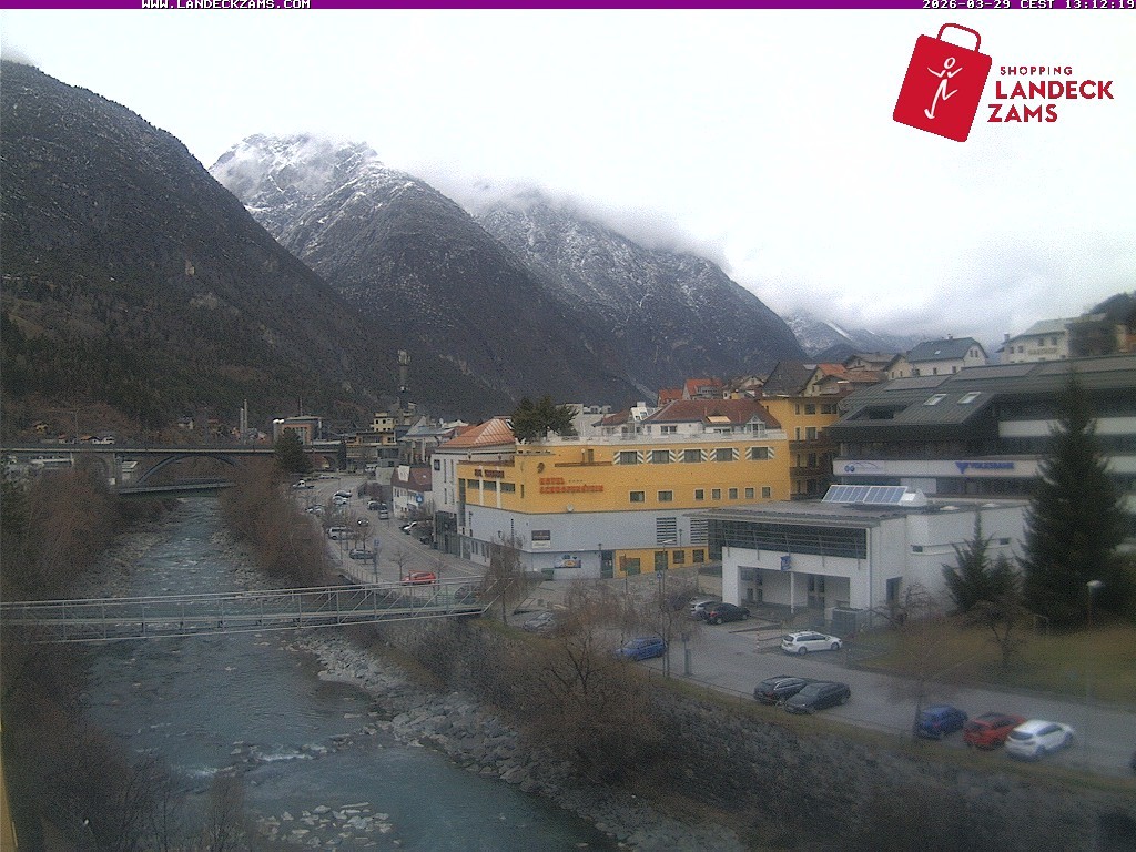 Archived image Webcam City of Landeck - River Inn