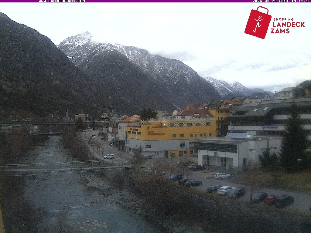 Archived image Webcam City of Landeck - River Inn