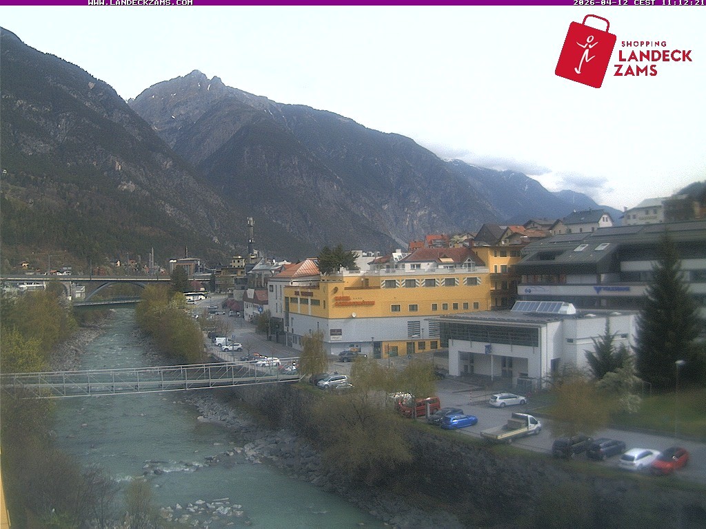 Archived image Webcam City of Landeck - River Inn