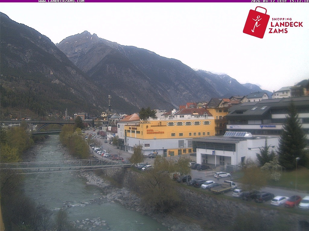 Archived image Webcam City of Landeck - River Inn