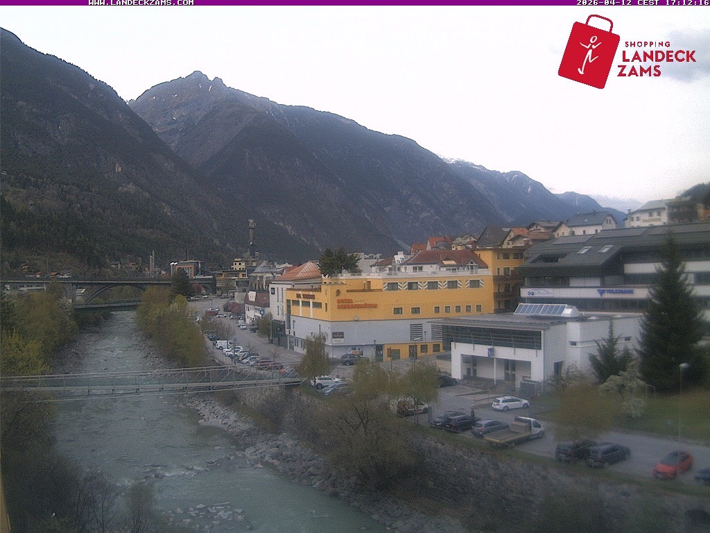 Archived image Webcam City of Landeck - River Inn