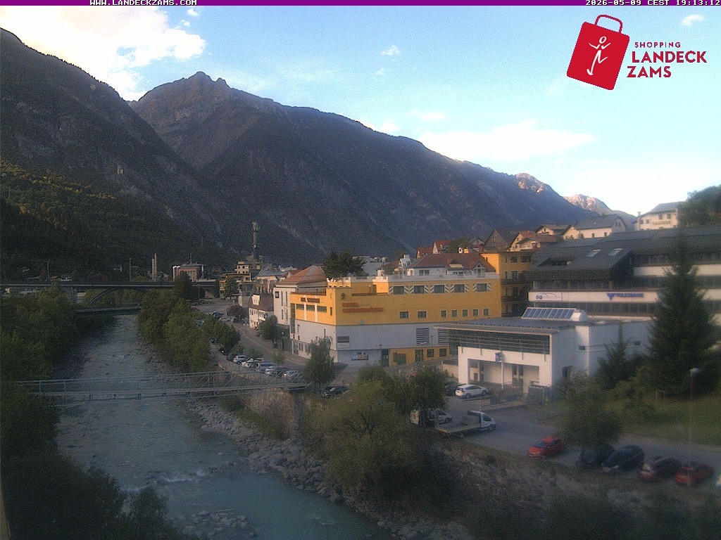 Archived image Webcam City of Landeck - River Inn