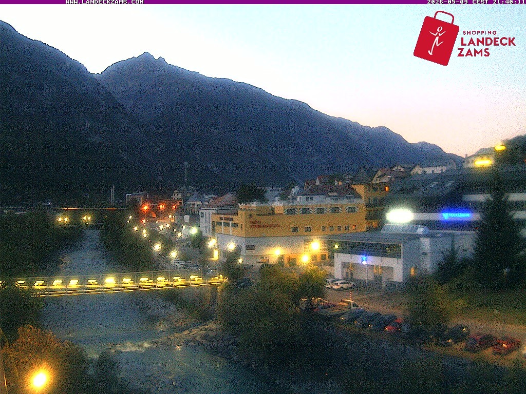 Archived image Webcam City of Landeck - River Inn