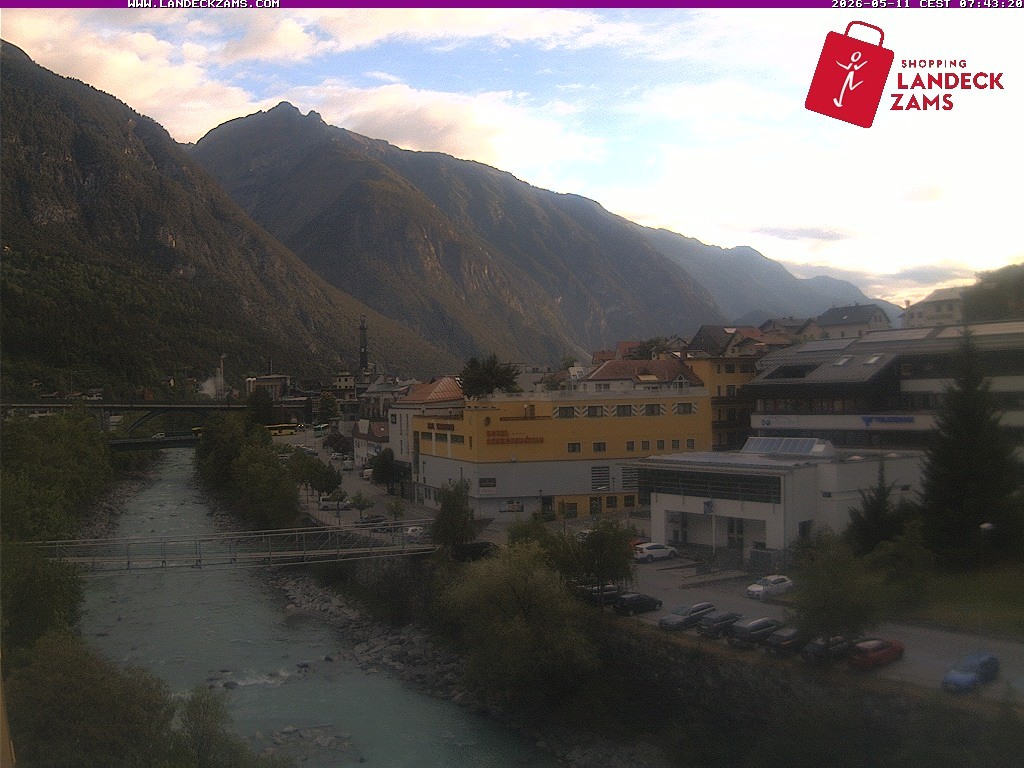 Archived image Webcam City of Landeck - River Inn