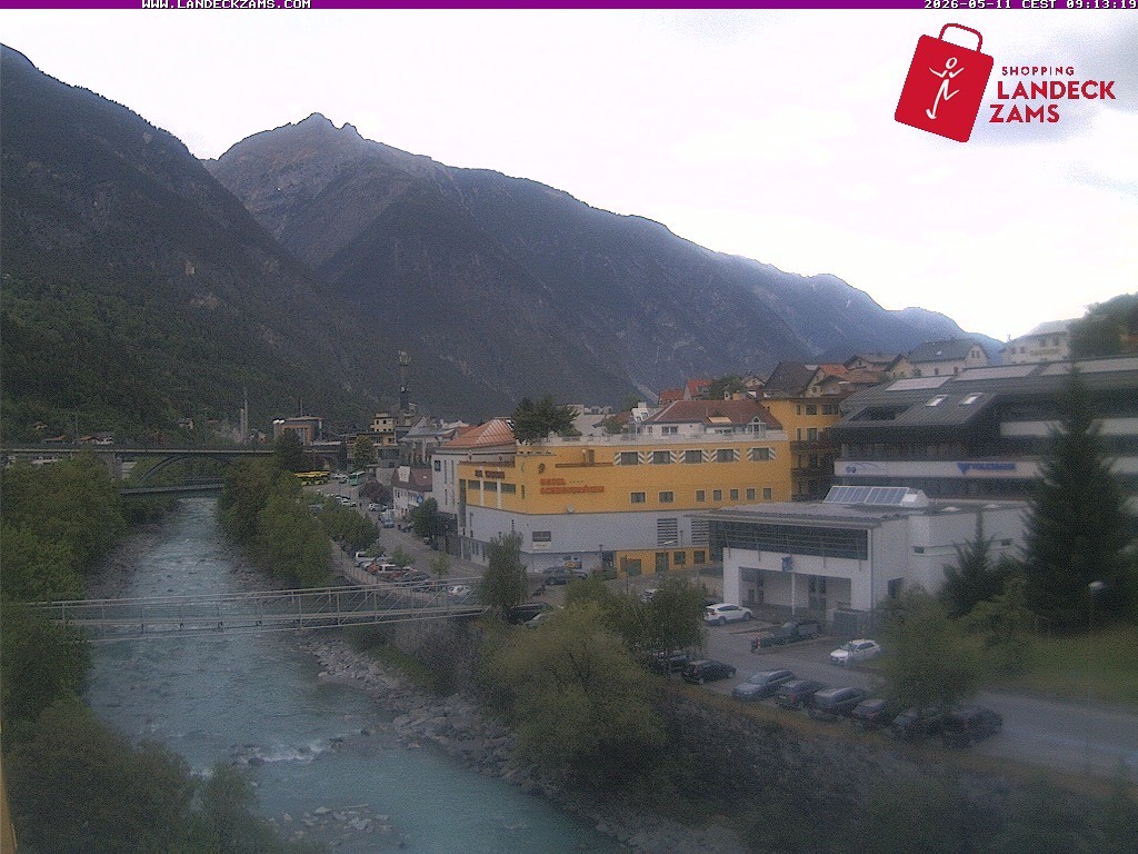 Archived image Webcam City of Landeck - River Inn