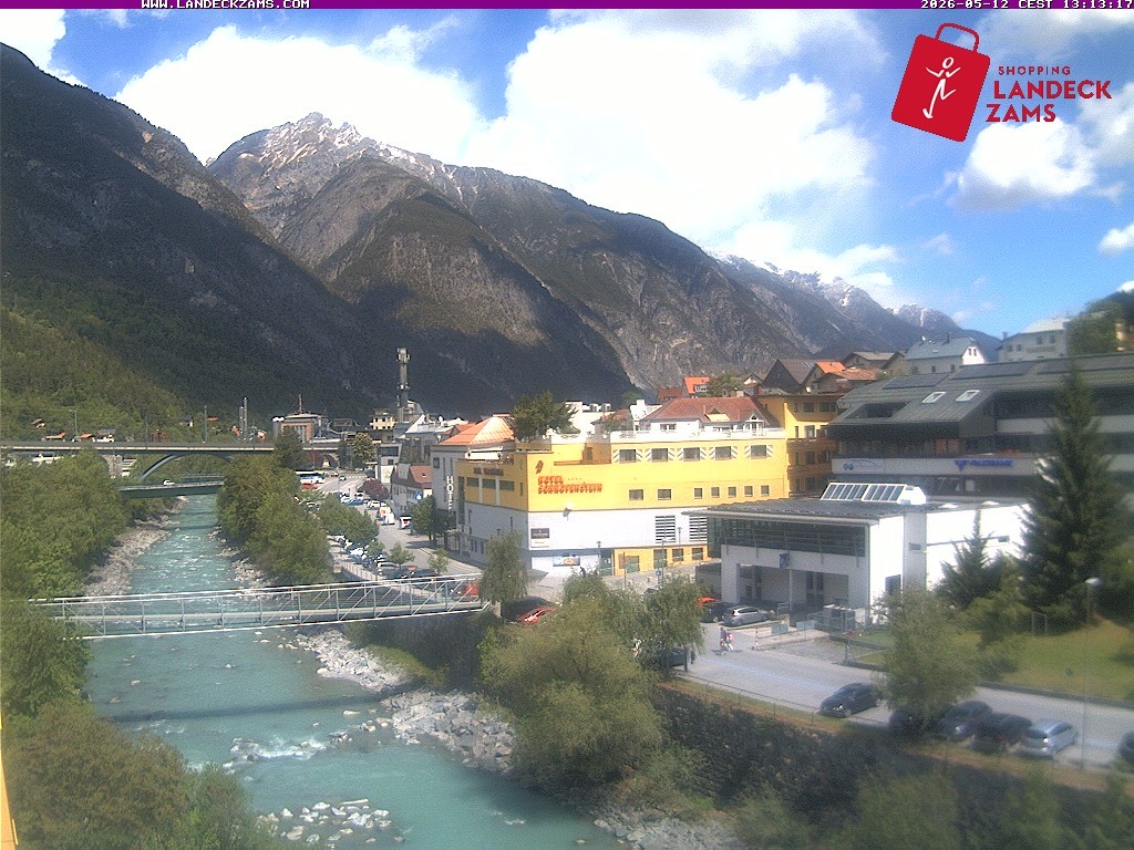 Archived image Webcam City of Landeck - River Inn