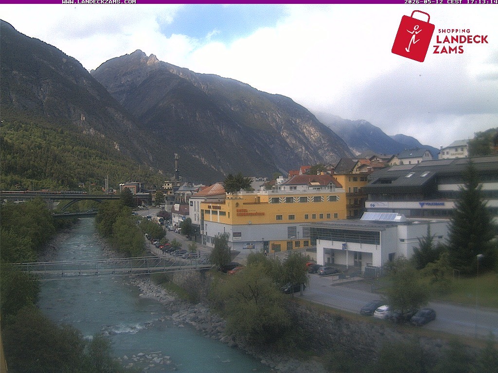 Archived image Webcam City of Landeck - River Inn