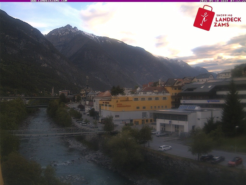 Archived image Webcam City of Landeck - River Inn