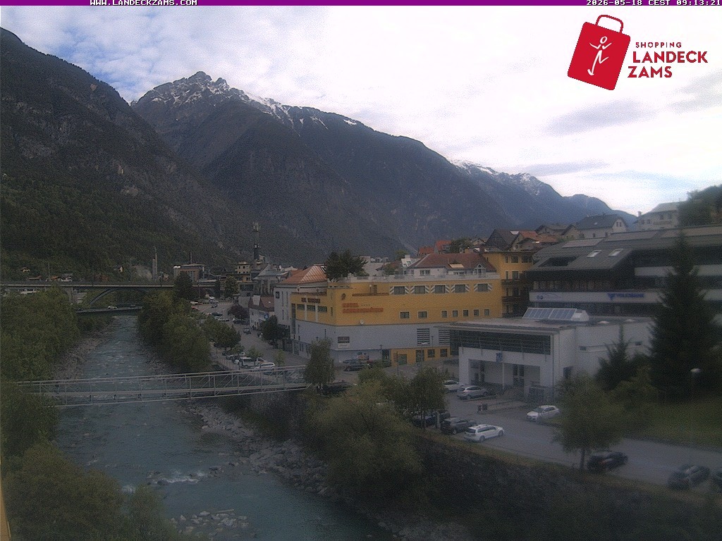 Archived image Webcam City of Landeck - River Inn