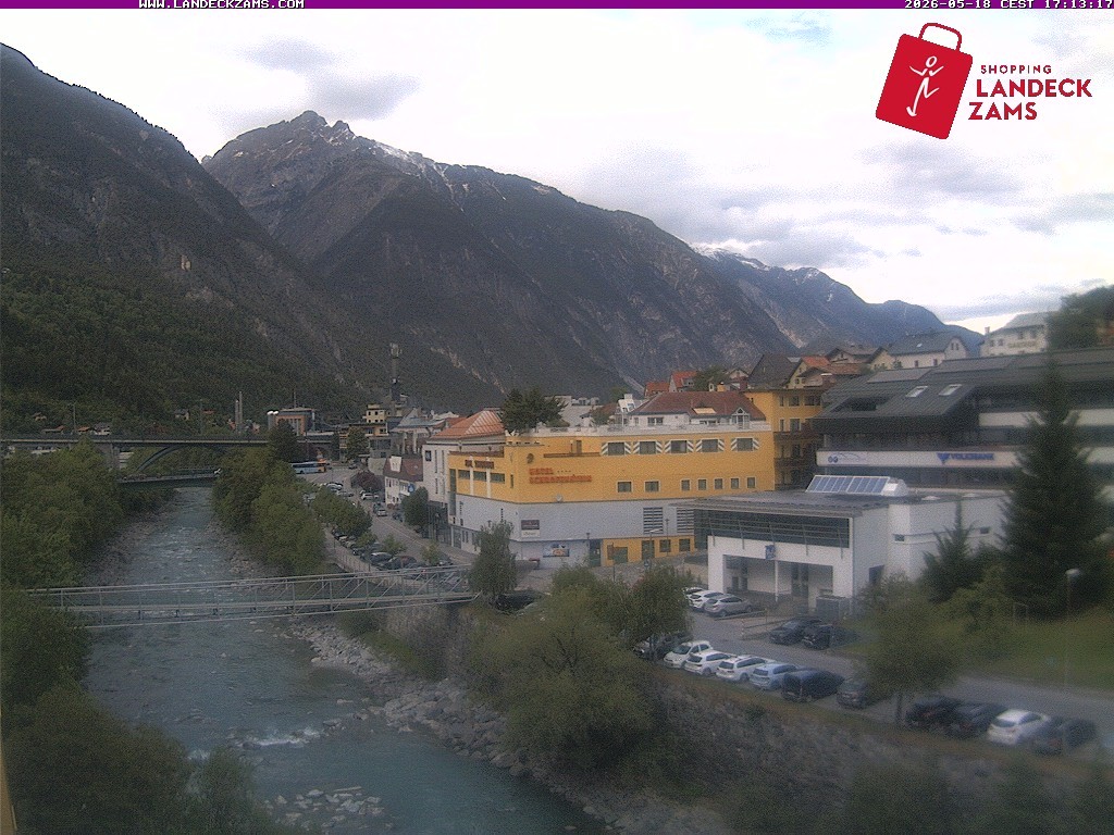 Archived image Webcam City of Landeck - River Inn
