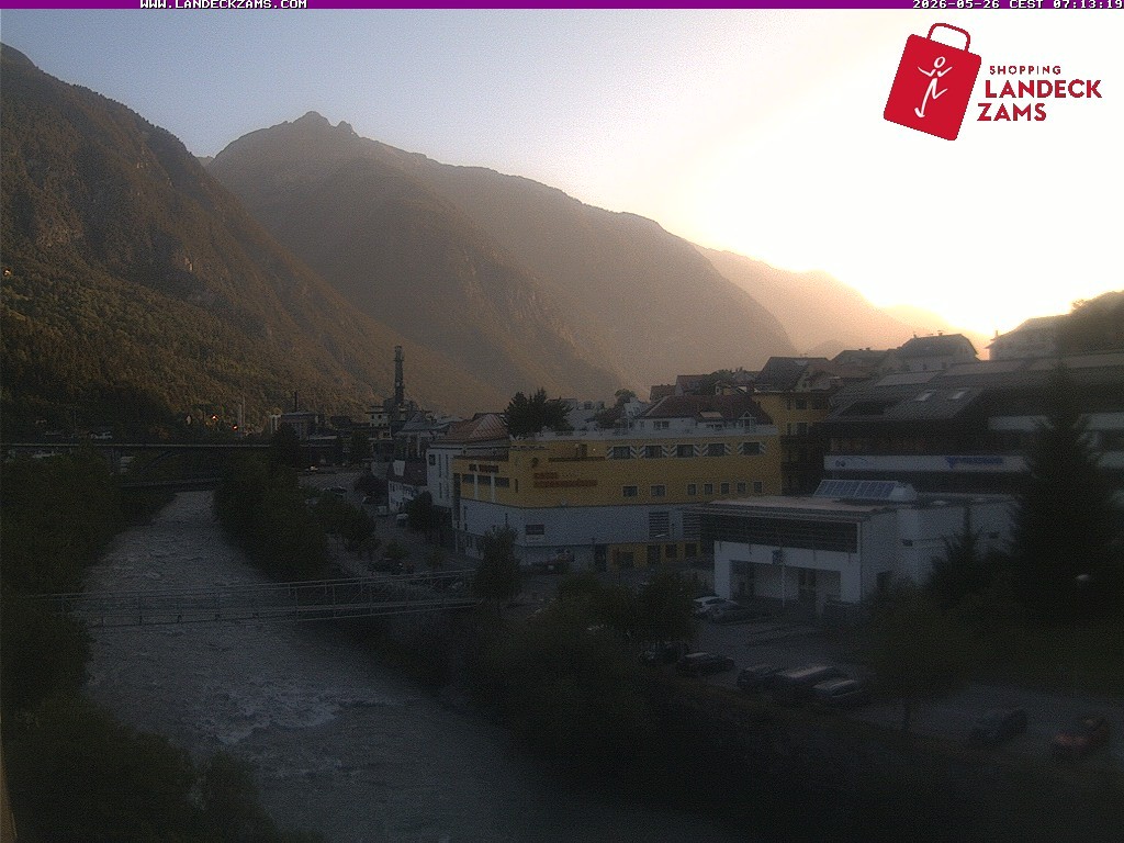 Archived image Webcam City of Landeck - River Inn