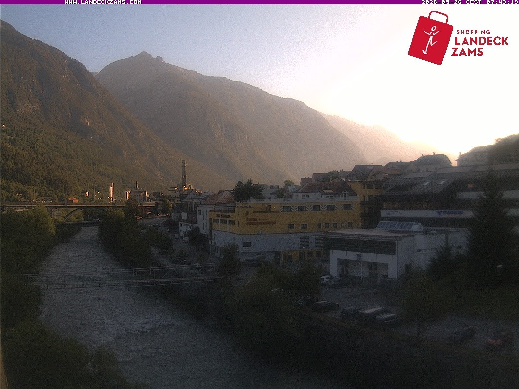 Archived image Webcam City of Landeck - River Inn