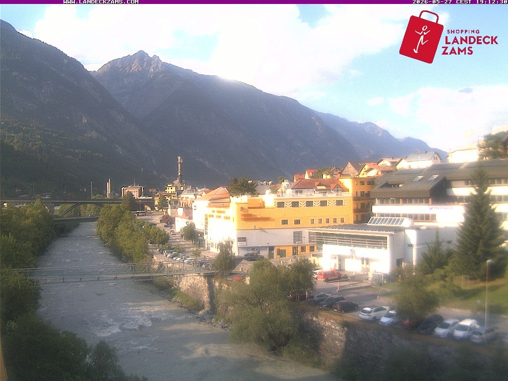 Archived image Webcam City of Landeck - River Inn