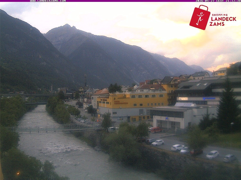Archived image Webcam City of Landeck - River Inn
