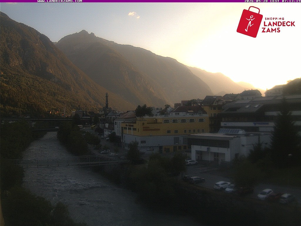 Archived image Webcam City of Landeck - River Inn