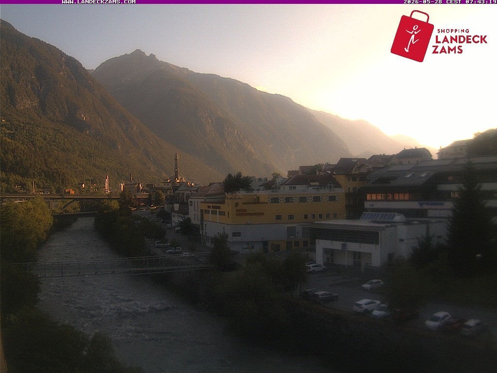 Archived image Webcam City of Landeck - River Inn