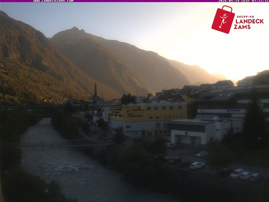 Archived image Webcam City of Landeck - River Inn