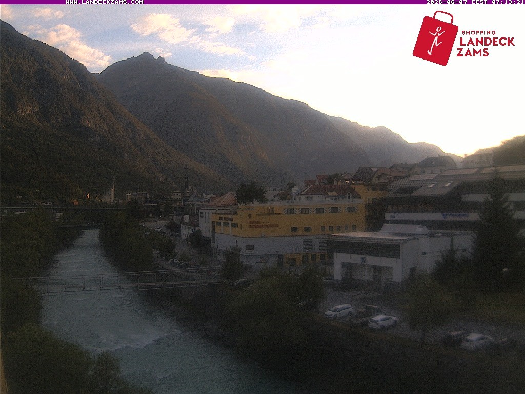 Archived image Webcam City of Landeck - River Inn