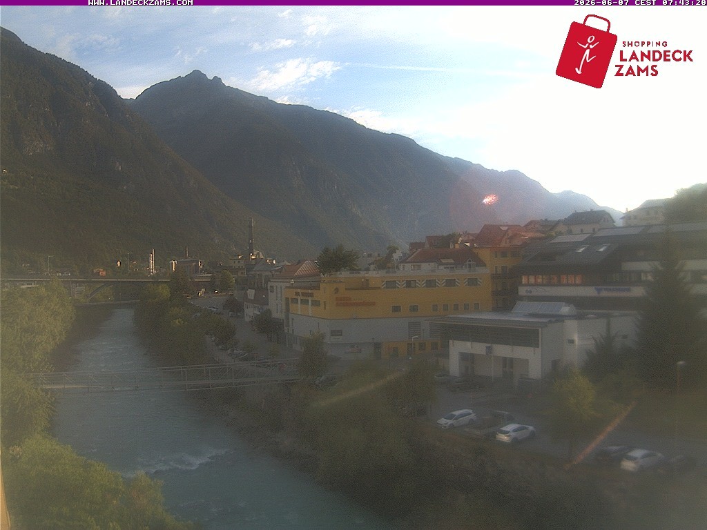 Archived image Webcam City of Landeck - River Inn
