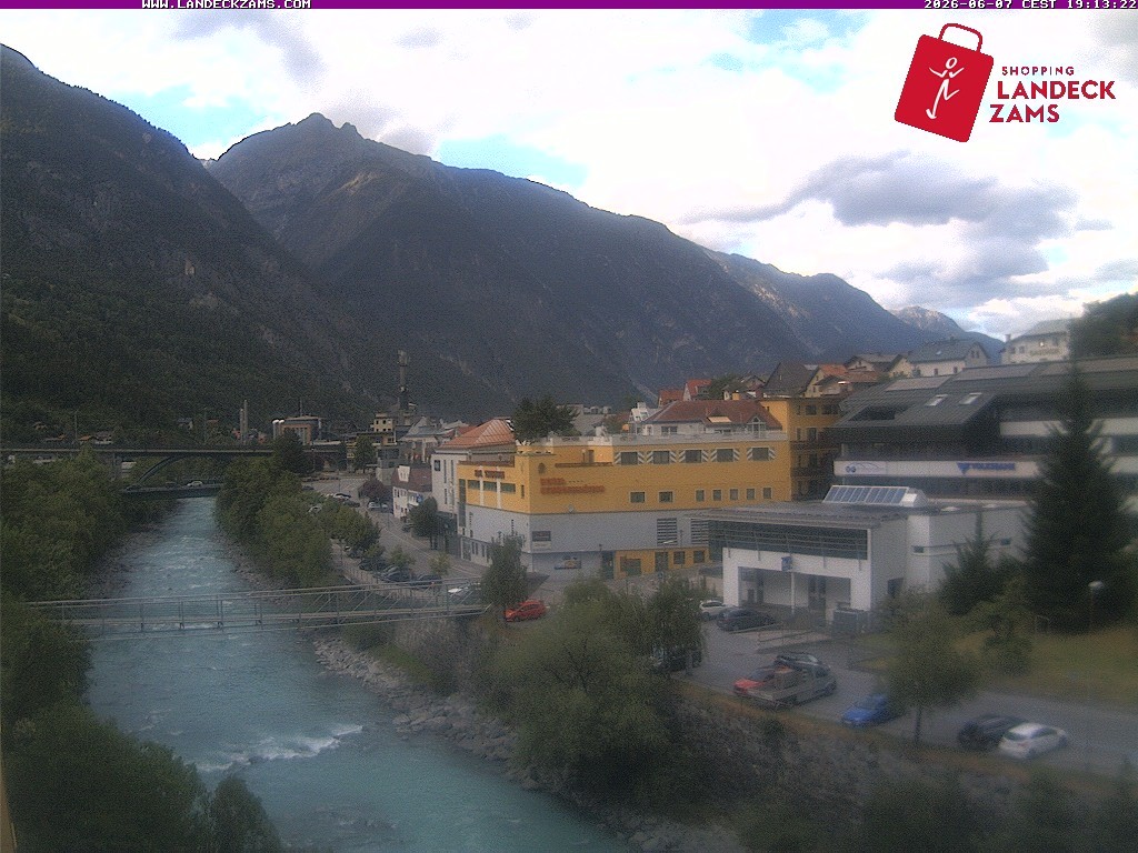 Archived image Webcam City of Landeck - River Inn