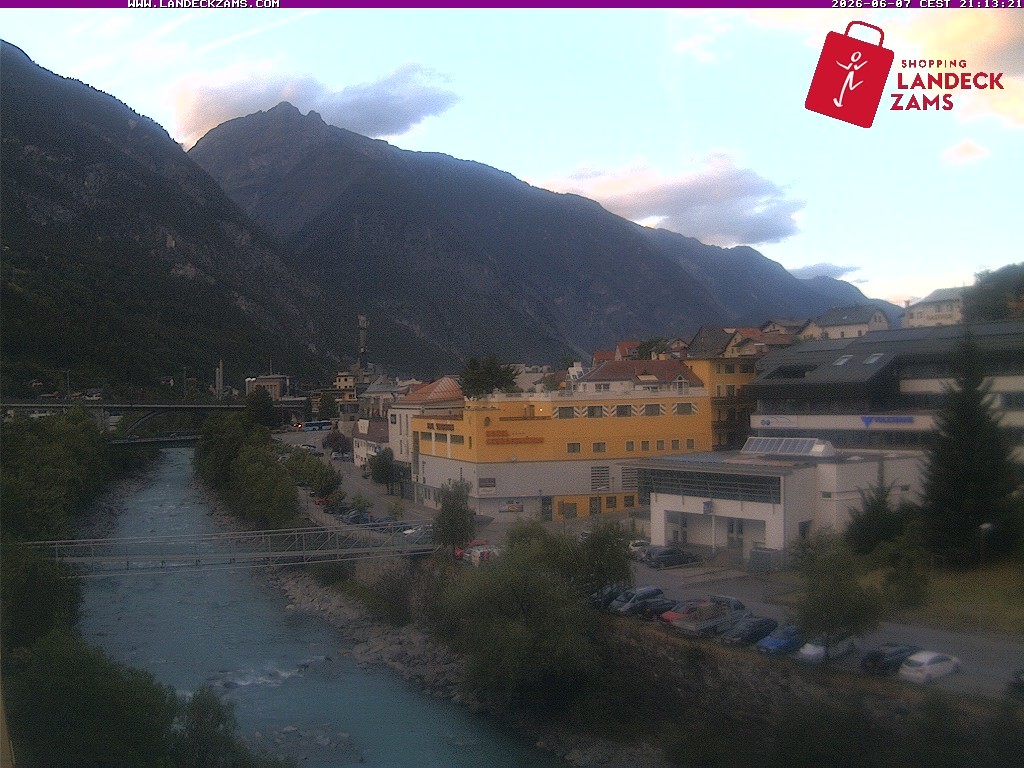 Archived image Webcam City of Landeck - River Inn
