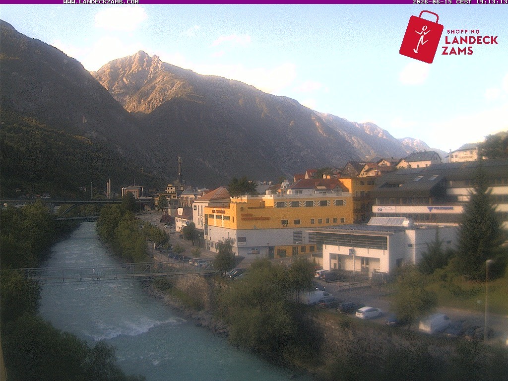 Archived image Webcam City of Landeck - River Inn