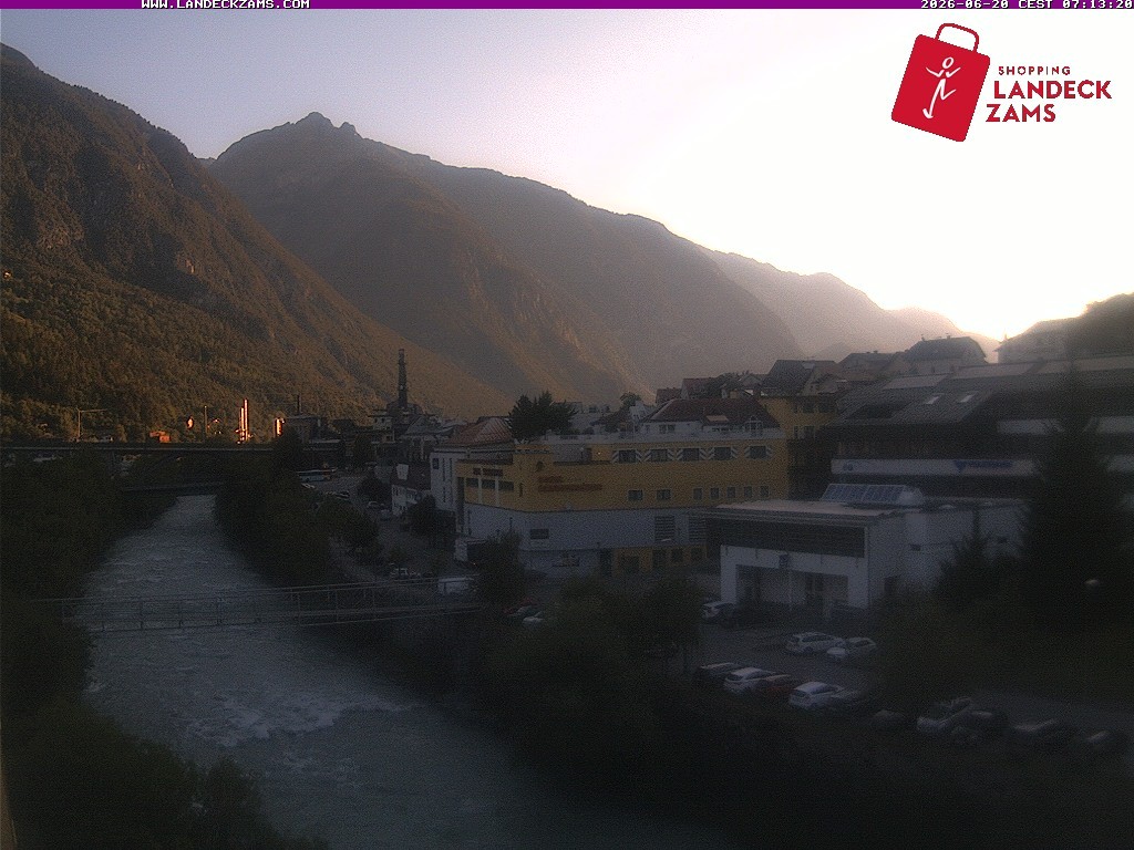 Archived image Webcam City of Landeck - River Inn