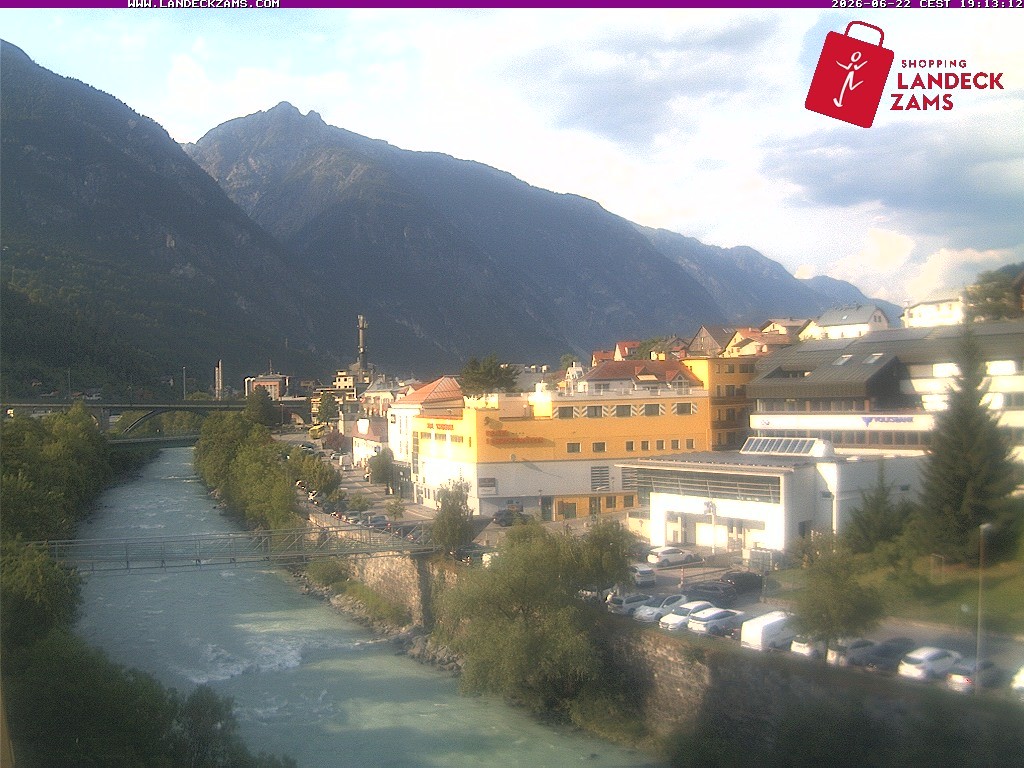 Archived image Webcam City of Landeck - River Inn