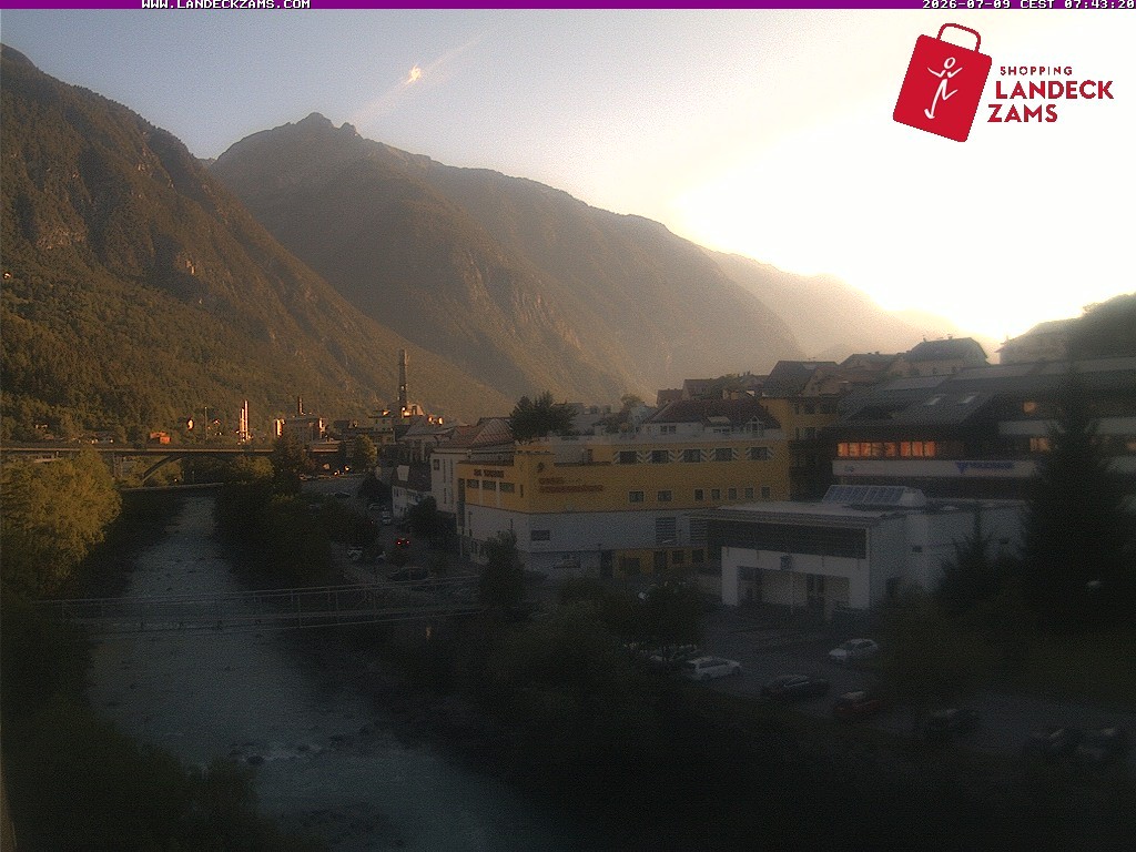 Archived image Webcam City of Landeck - River Inn