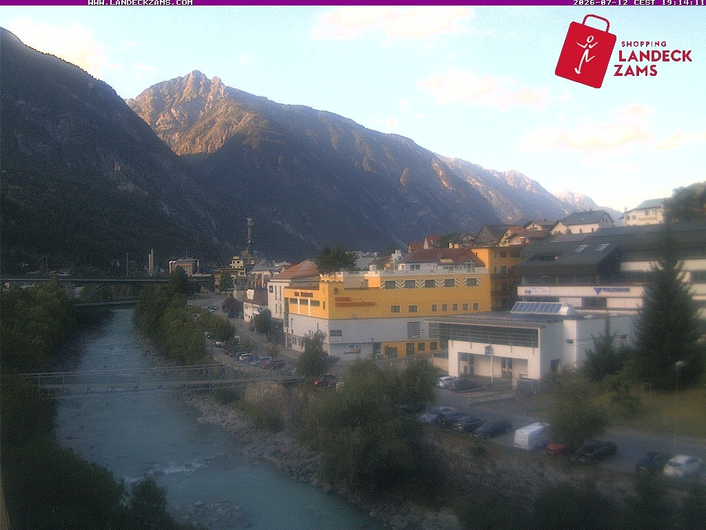 Archived image Webcam City of Landeck - River Inn