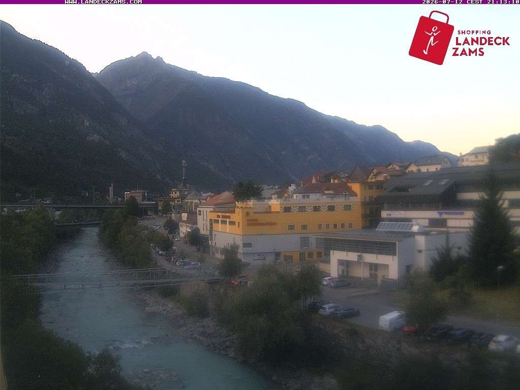 Archived image Webcam City of Landeck - River Inn