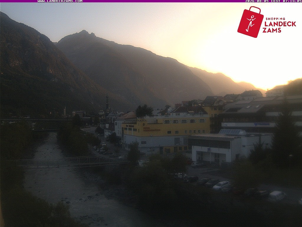 Archived image Webcam City of Landeck - River Inn