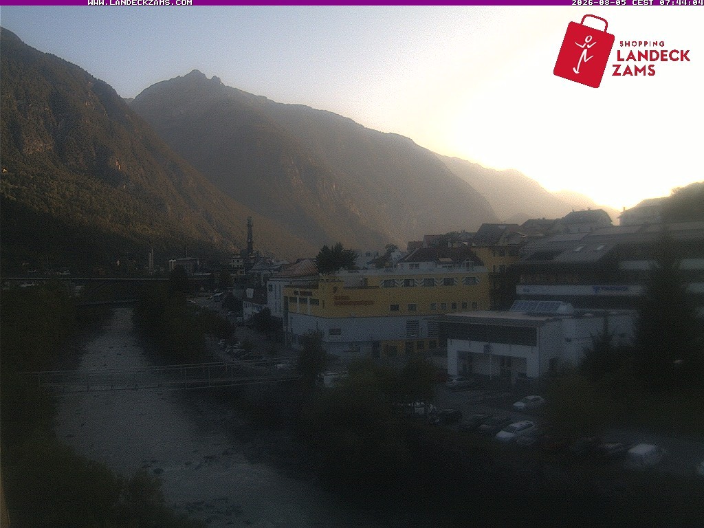 Archived image Webcam City of Landeck - River Inn