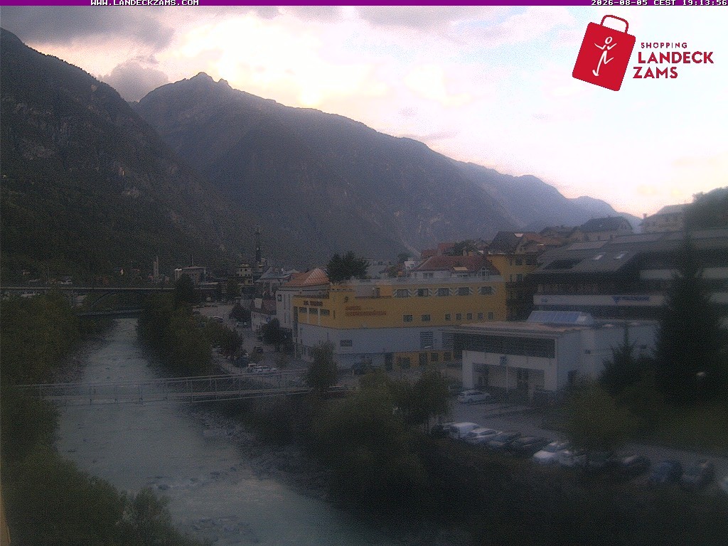 Archived image Webcam City of Landeck - River Inn