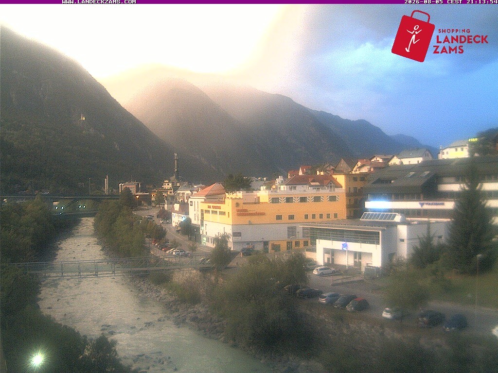 Archived image Webcam City of Landeck - River Inn