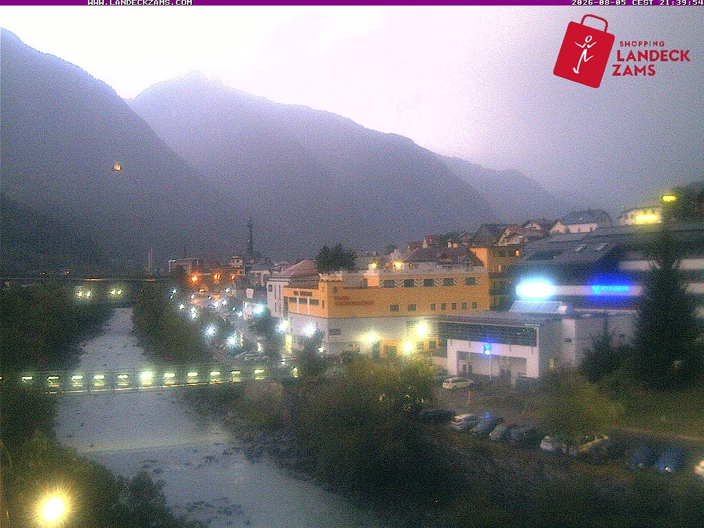 Archived image Webcam City of Landeck - River Inn