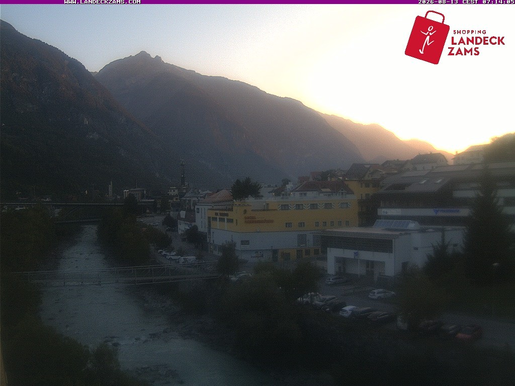 Archived image Webcam City of Landeck - River Inn