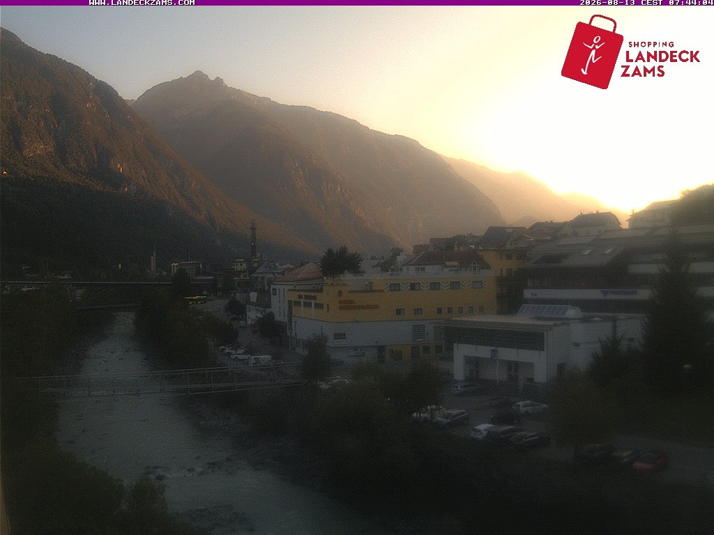 Archived image Webcam City of Landeck - River Inn