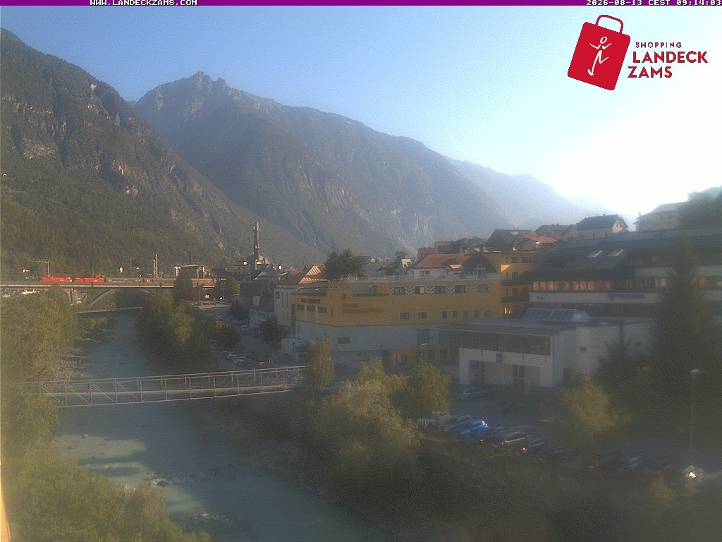 Archived image Webcam City of Landeck - River Inn