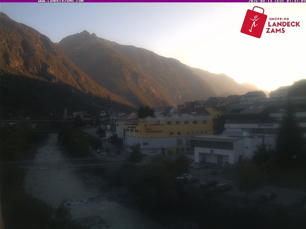 Archived image Webcam City of Landeck - River Inn